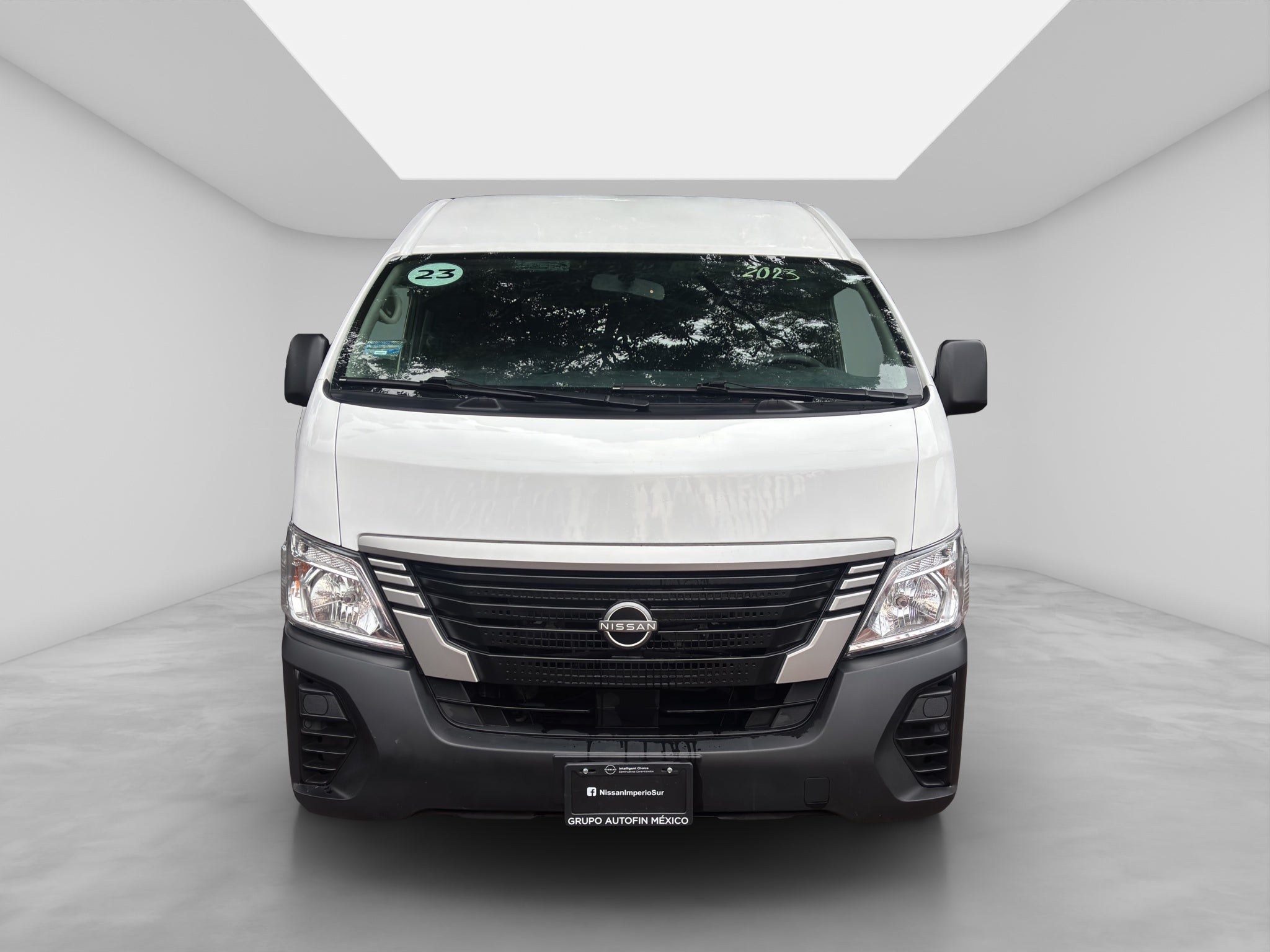 2023 Nissan URVAN 4 PTS AMPLIA TM5 AAC