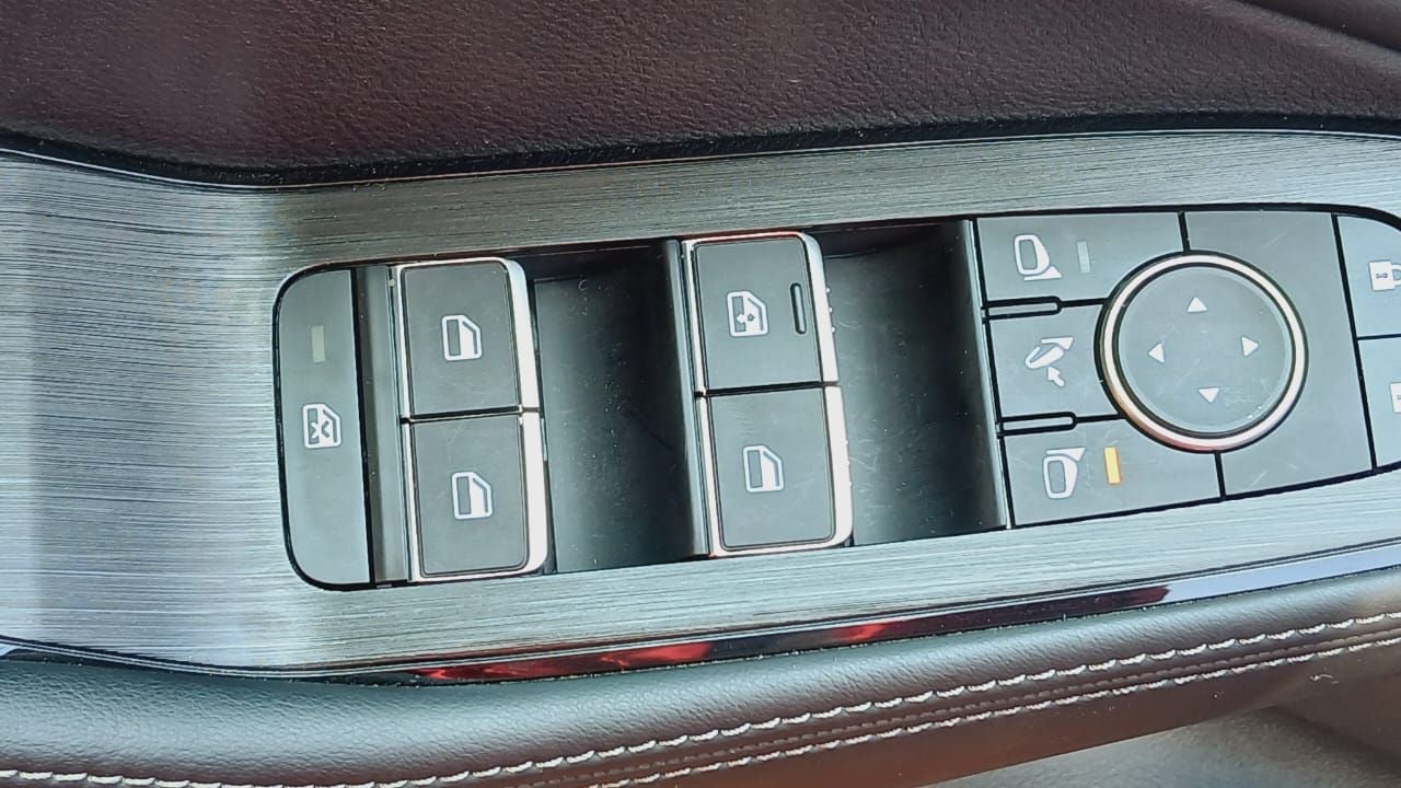 2023 Nissan X-TRAIL PLATINUM 2 FILAS