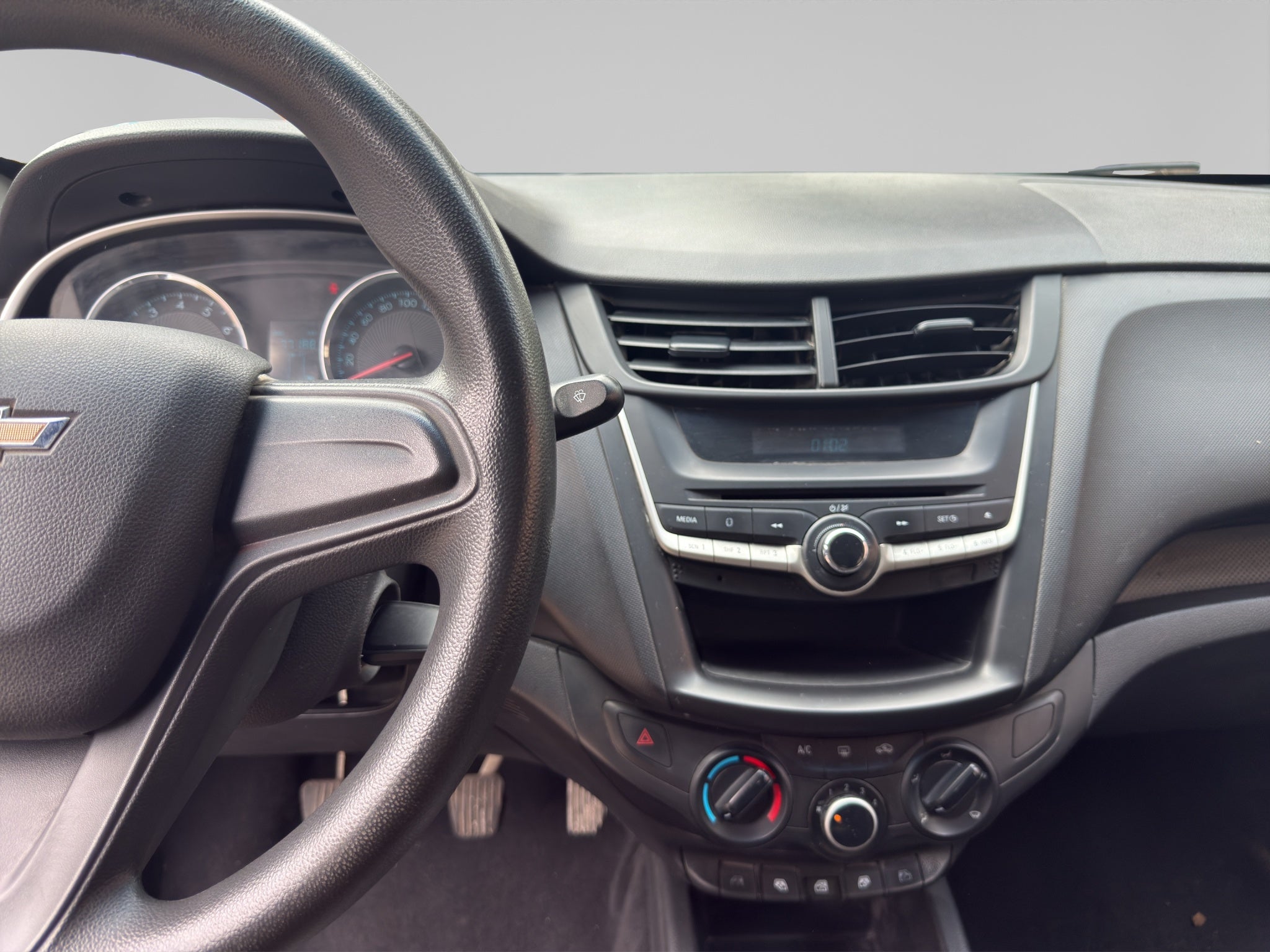 2020 Chevrolet AVEO 4 PTS LS TA AAC R-14