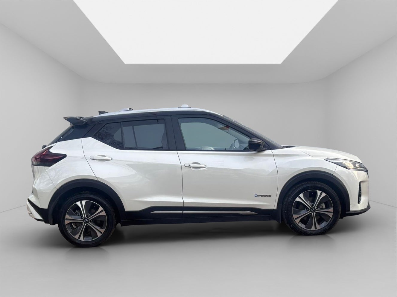 2023 Nissan KICKS 5 PTS E-POWER PLATINUM ELECTA PIEL ADAS RA-17