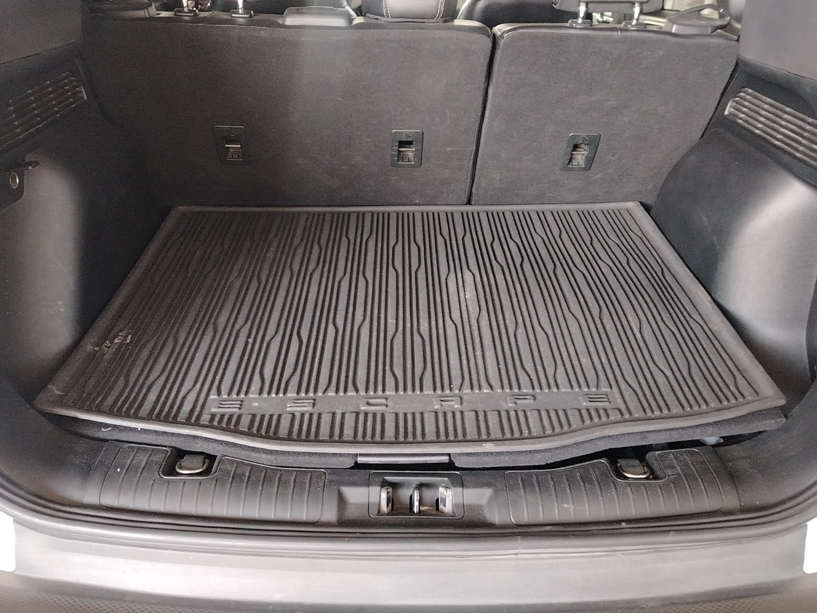 2021 Ford ESCAPE H5B 5 PTS SEL LIMITED HIBRIDO 25L TA F NIEBLA RA-17