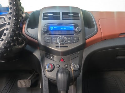 2016 Chevrolet SONIC 5 PTS HB RS 14T TM6 AAC PIEL VE F NIEBLA RA-17