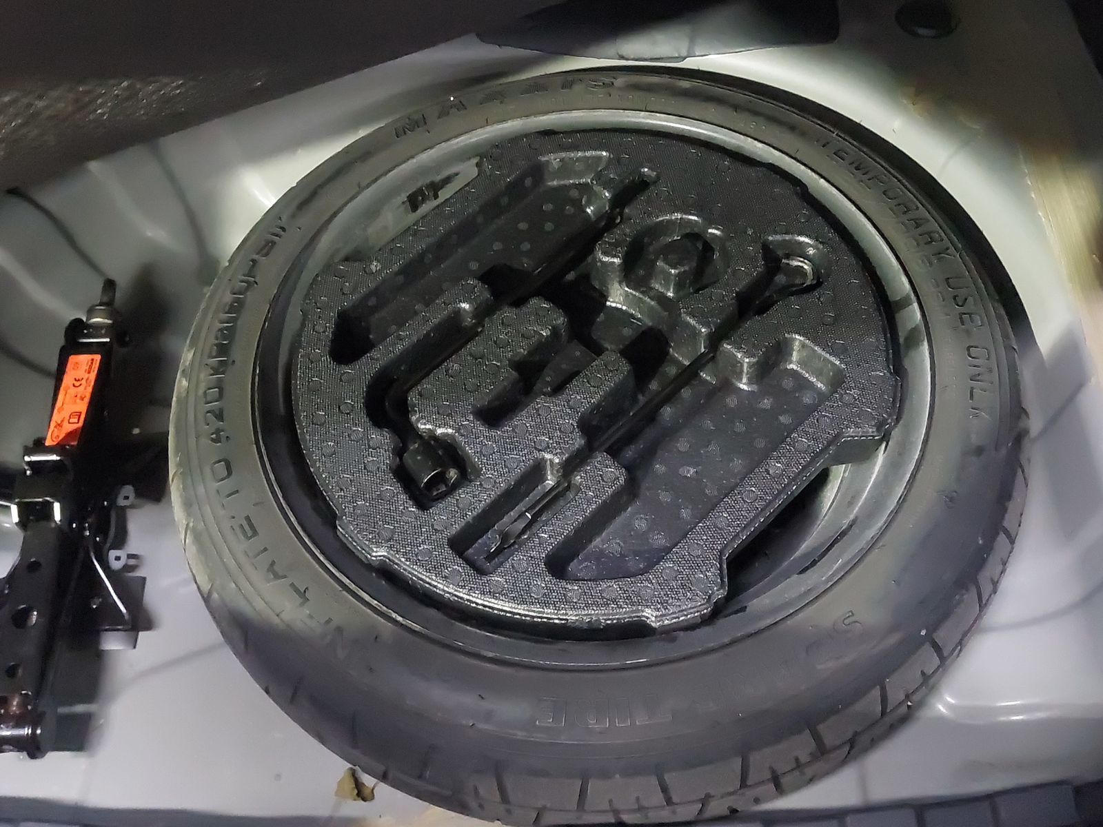 2024 Nissan SENTRA 4P SR BI-TONO L42.0 AUT