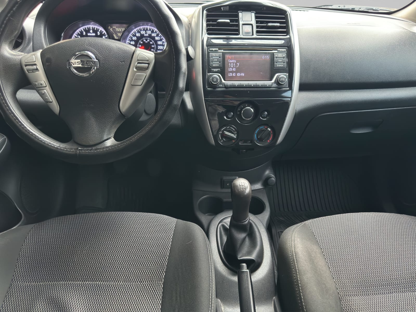 2017 Nissan VERSA 4 PTS ADVANCE TA AAC VE F NIEBLA RA-15