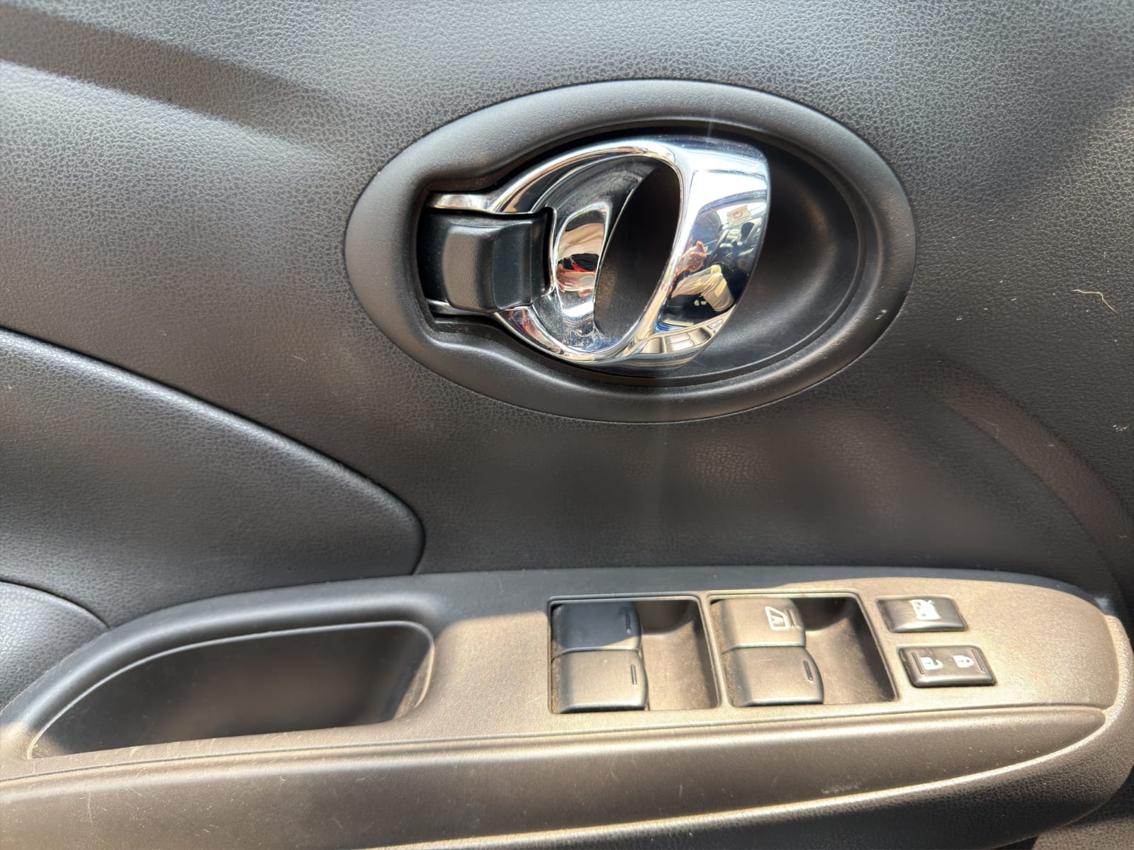 2018 Nissan VERSA 4 PTS SENSE TA AAC VE