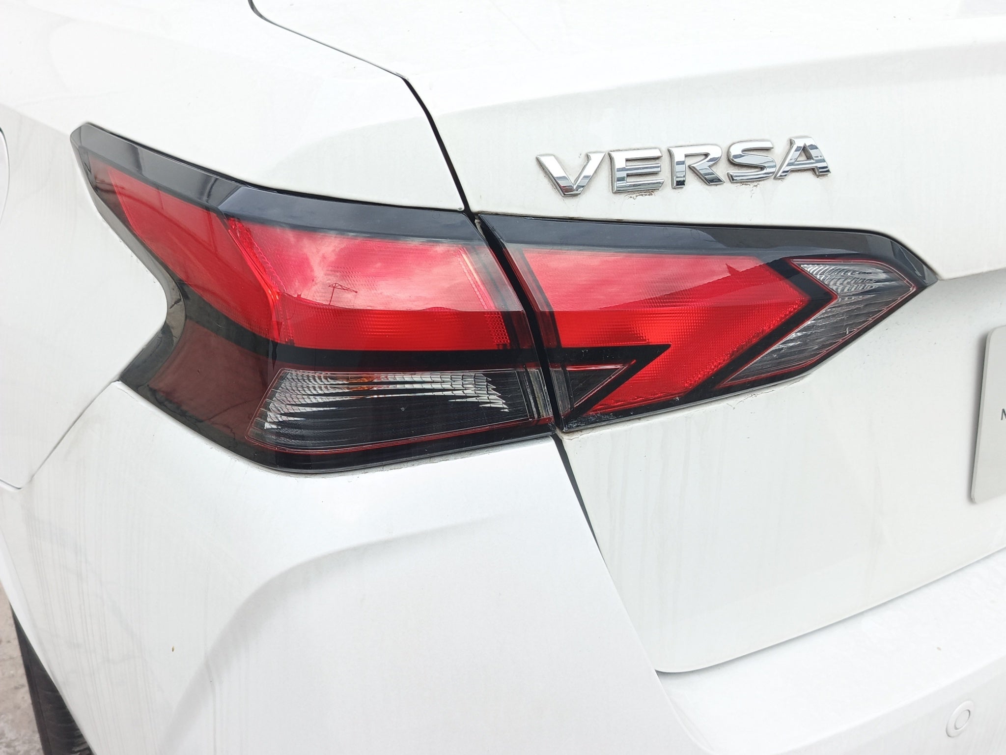 2023 Nissan VERSA 4P ADVANCE L41.6 AUT