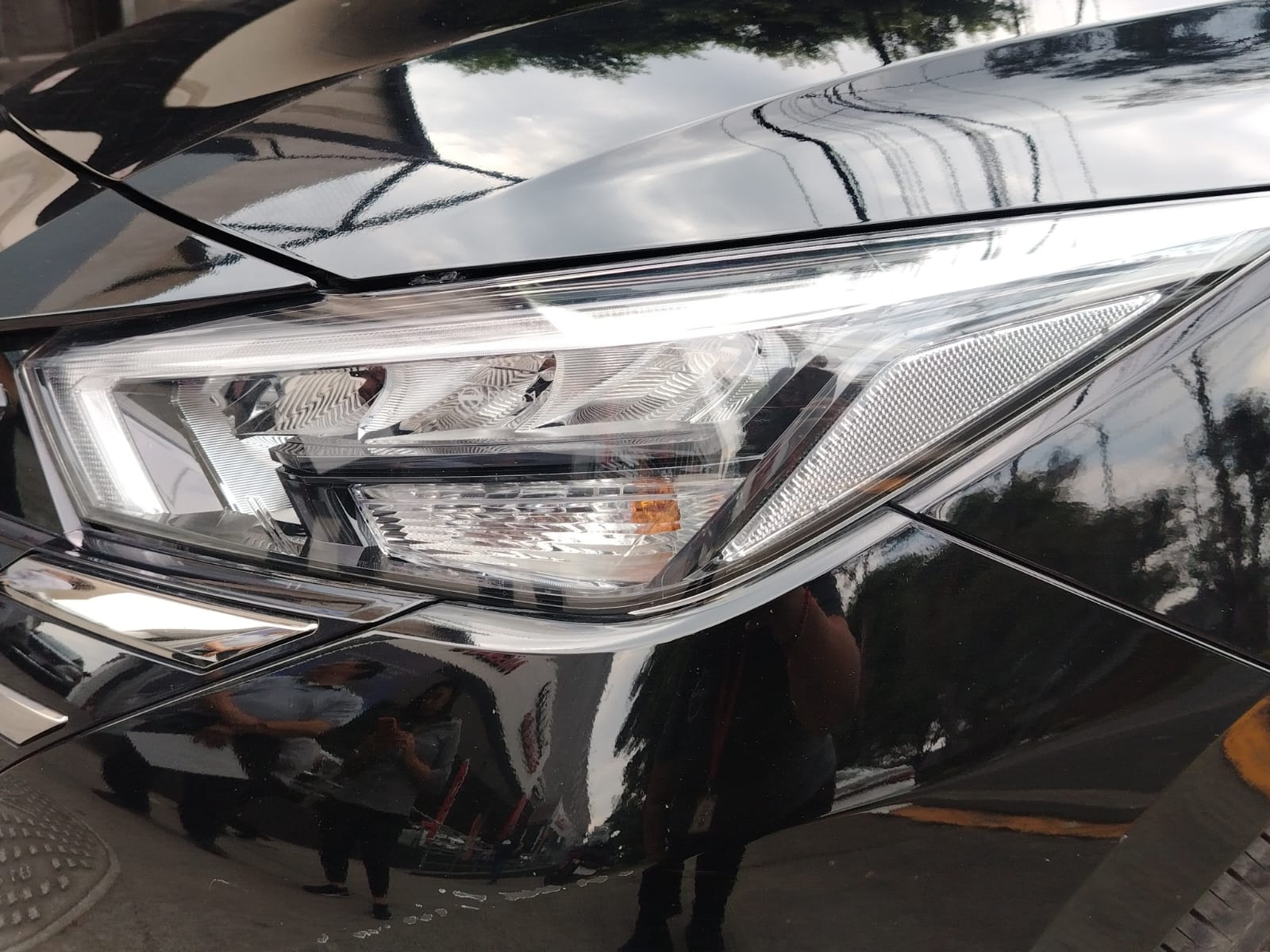 2024 Nissan VERSA 4P SR L41.6 AUT