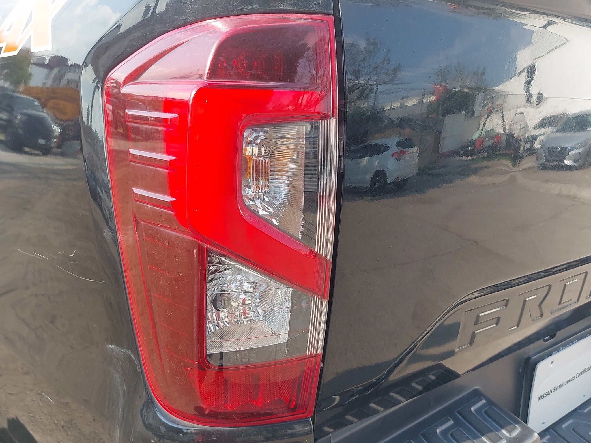 2023 Nissan FRONTIER 4P PRO-4X L42.5 AUT 4X4