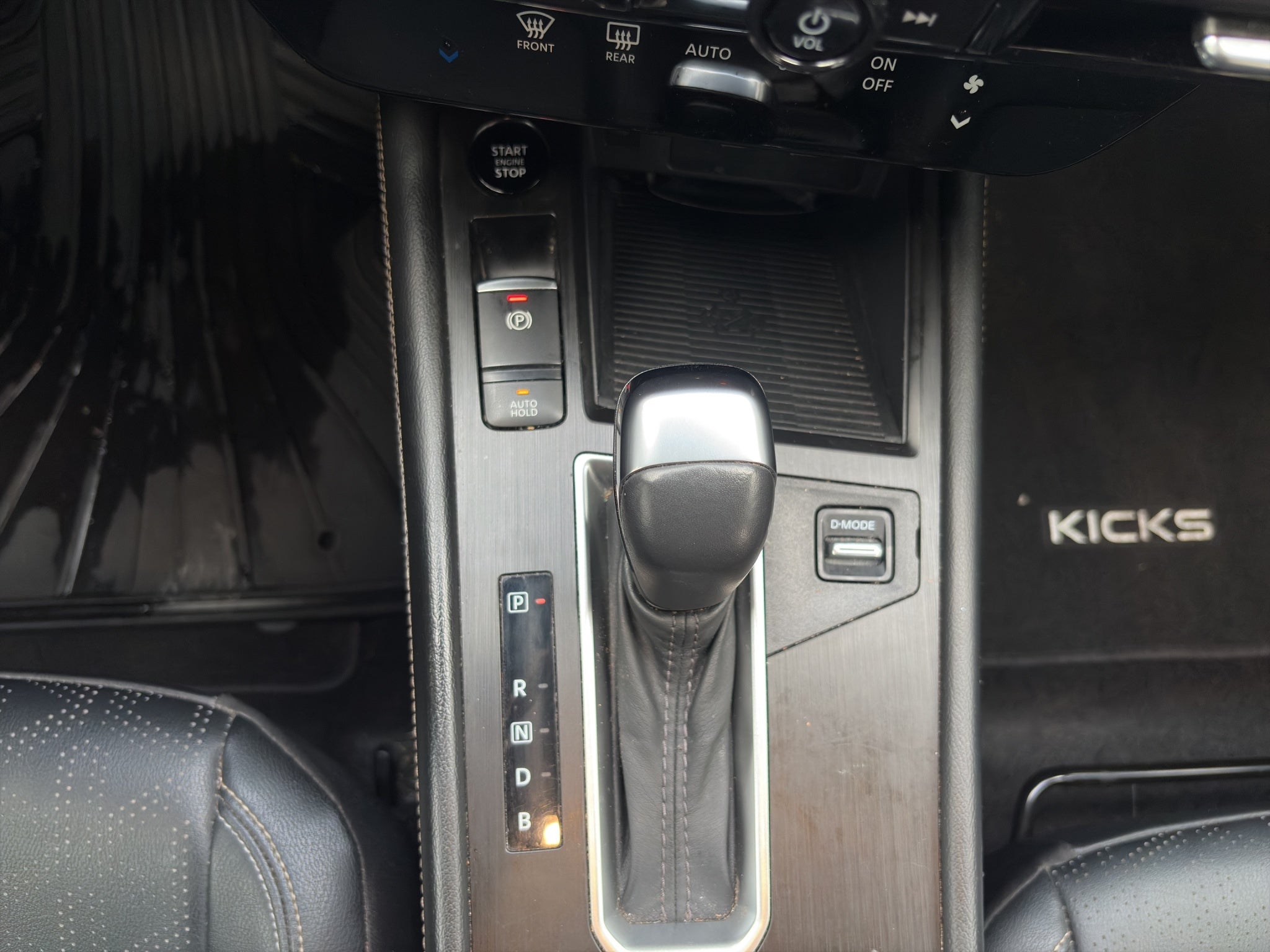 2025 Nissan KICKS 5P PLATINUM L42.0 AUT