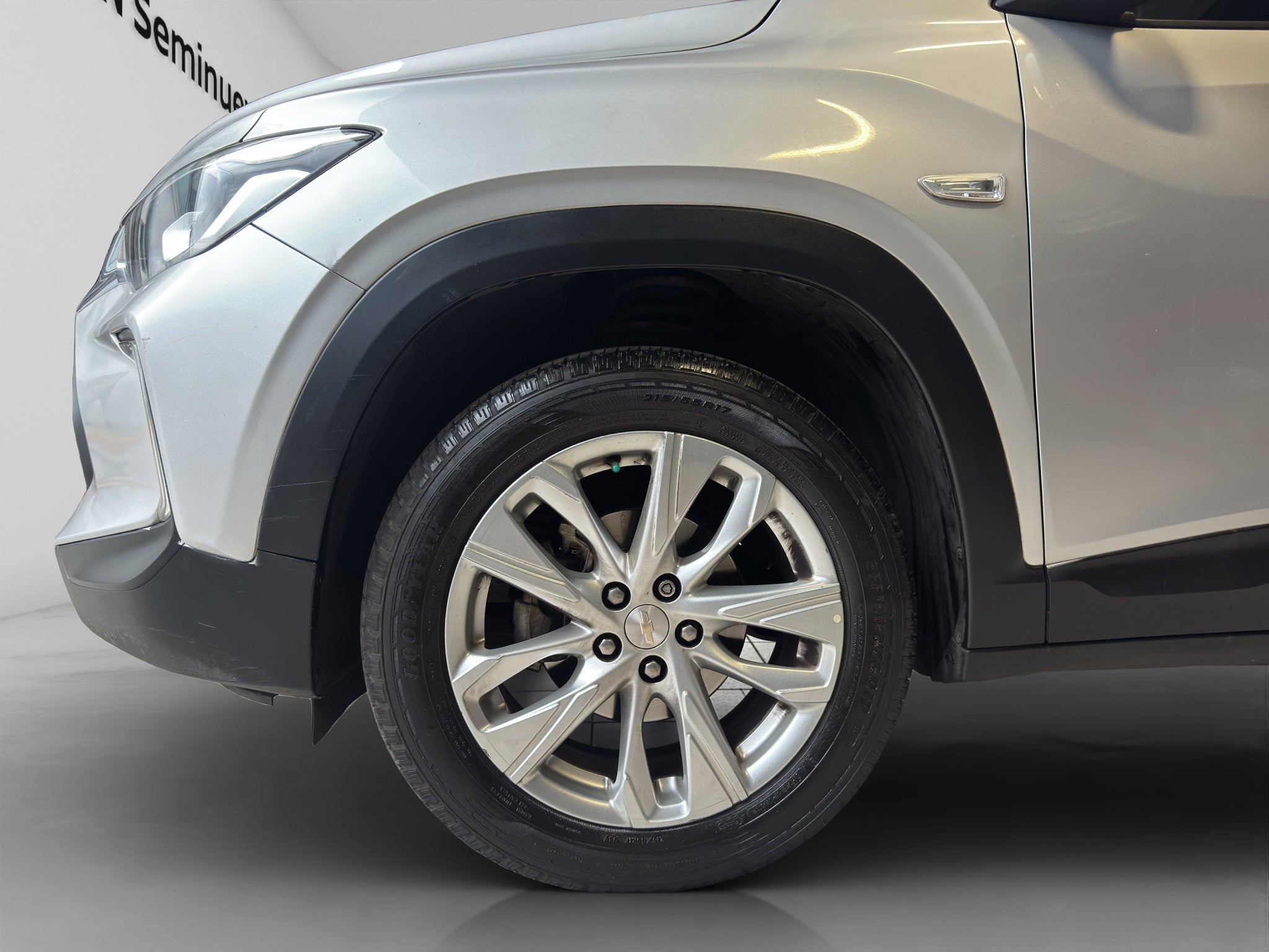 2023 Chevrolet TRACKER D 5 PTS PREMIER 12T TA F LED PIEL TP RA-17 BITONO