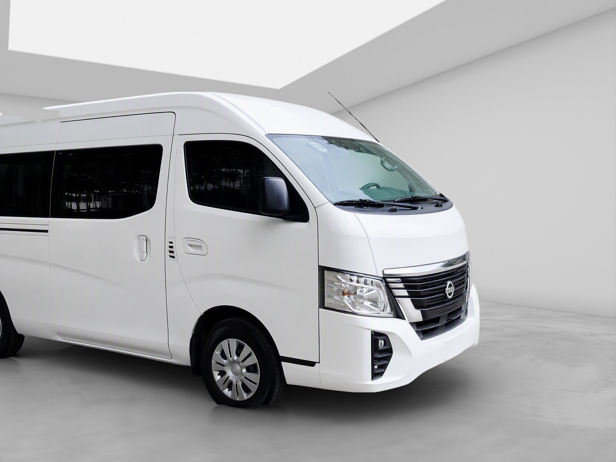 2025 Nissan URVAN 14 PAS