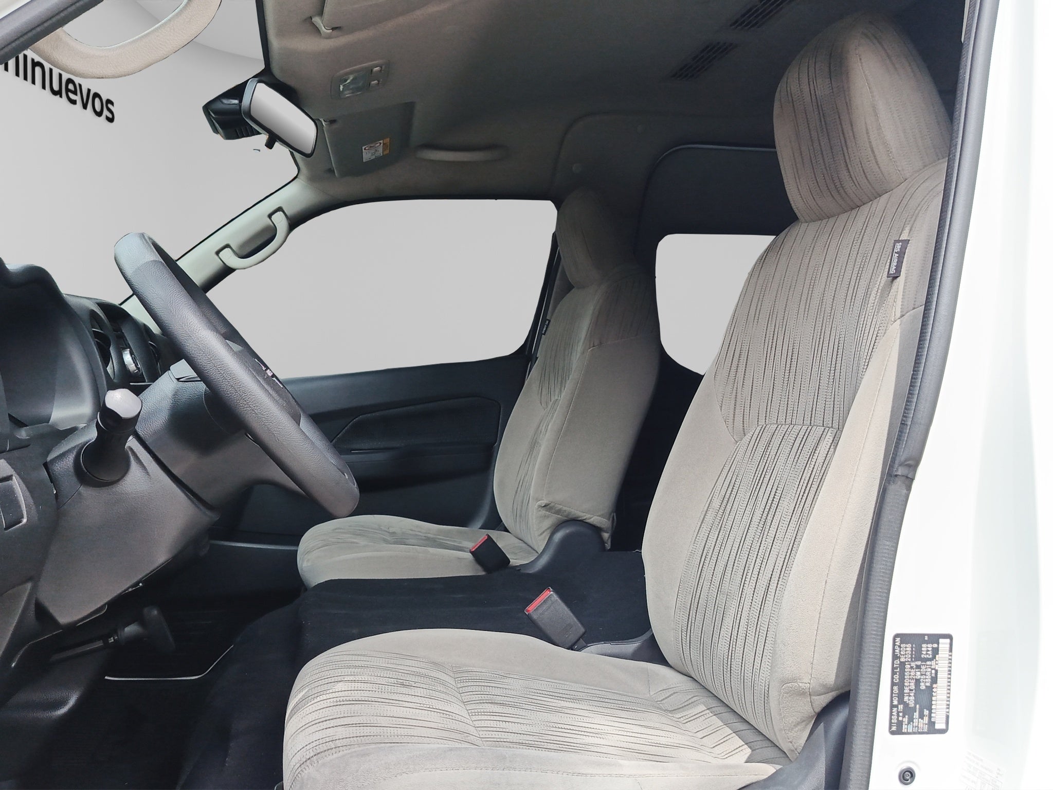 2025 Nissan URVAN 14 PAS