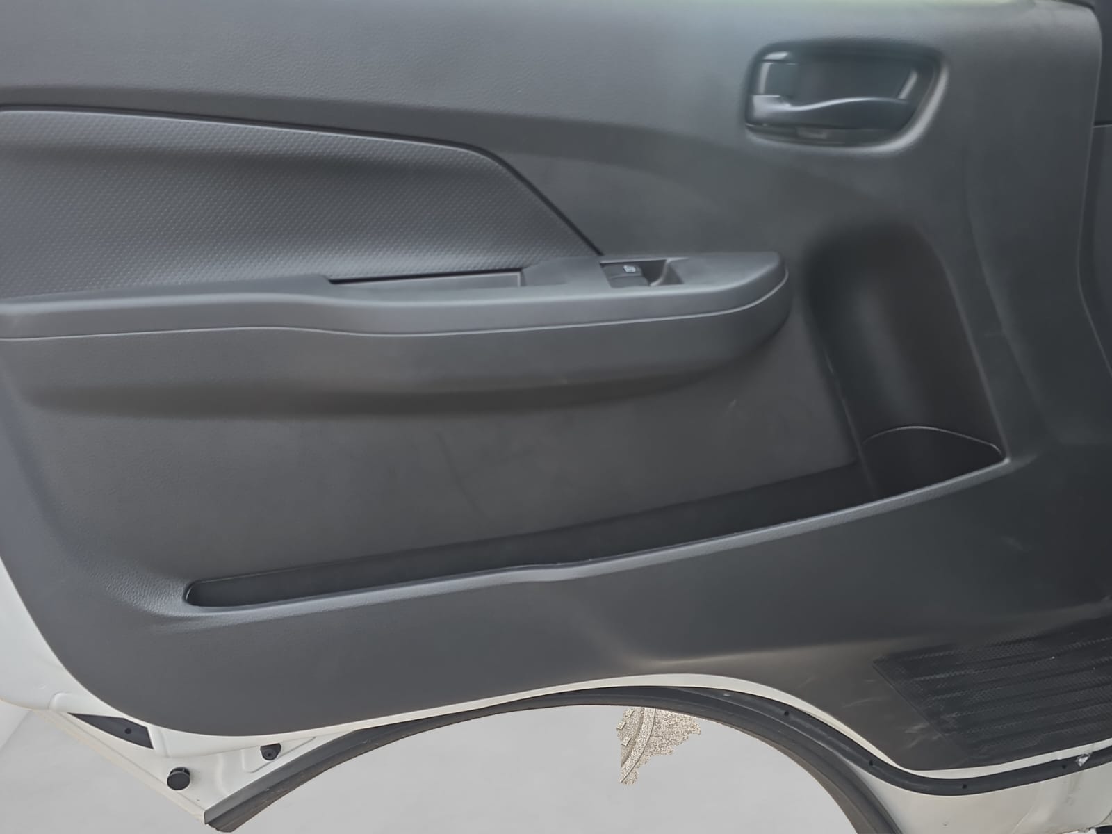 2024 Nissan URVAN 4P AMPLIA L42.5 MAN