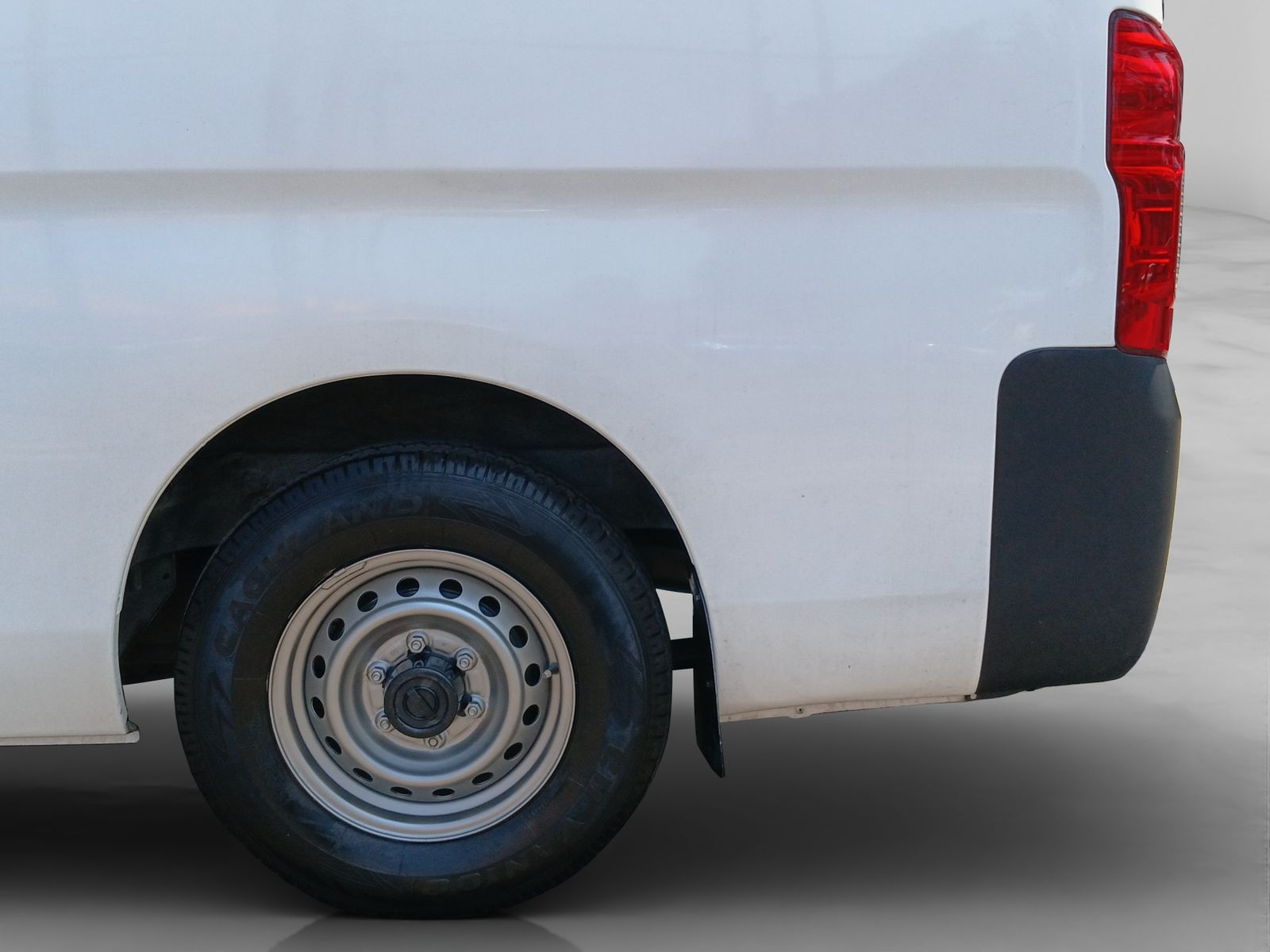 2022 Nissan URVAN 4 PTS AMPLIA VENTANAS TM5