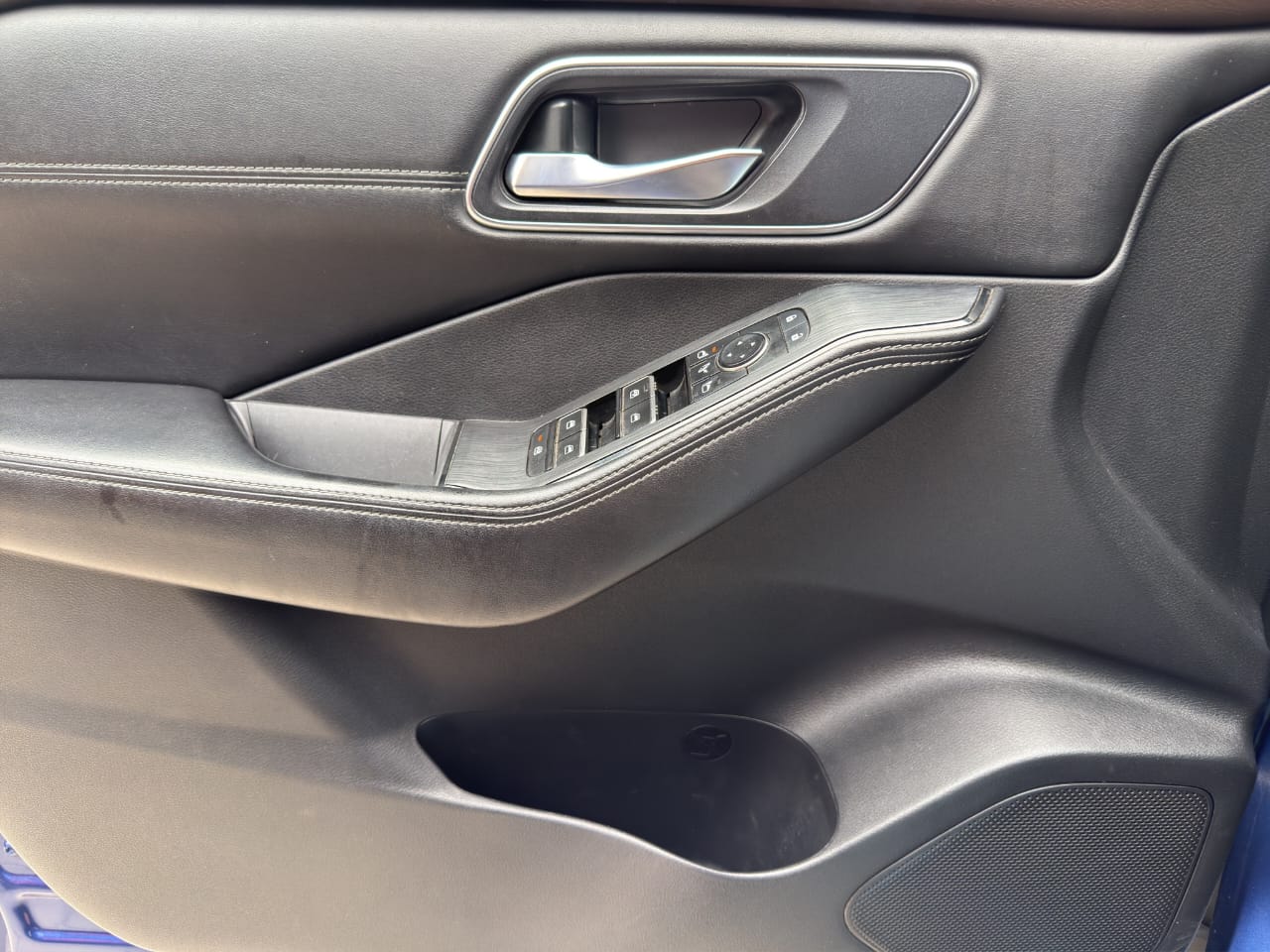2023 Nissan X-TRAIL PLATINUM 2 FILAS