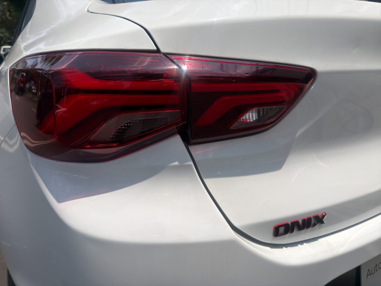 2023 Chevrolet ONIX 4 PTS PREMIER RED LINE 10T TA AAC AUT BA VE F LED QC RA-16