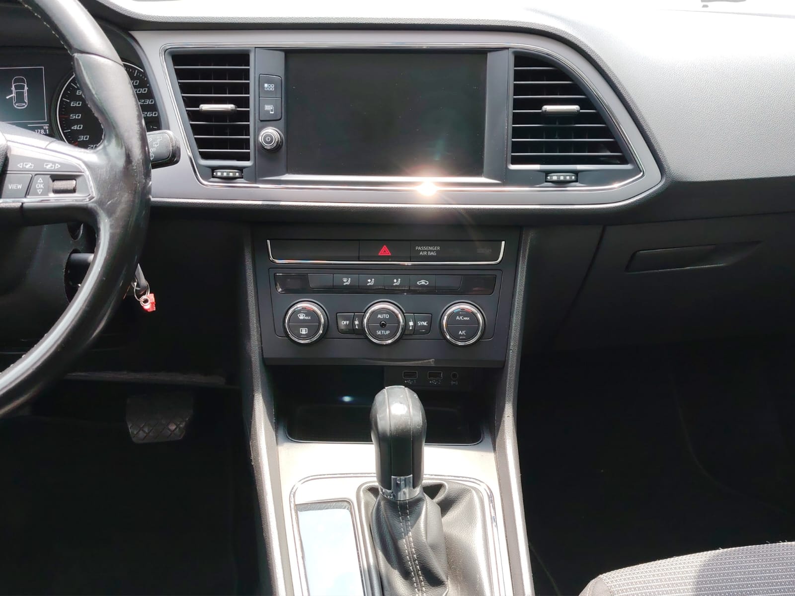 2019 SEAT LEON 5 PTS STYLE 14T 150 HP TA CLIMATRONIC QC RA-17